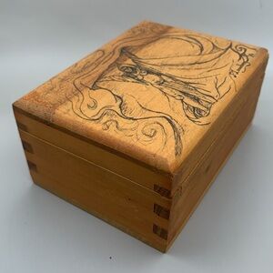 Vintage Wooden box with partly undressed female by Mundberg 1984 - Japan.